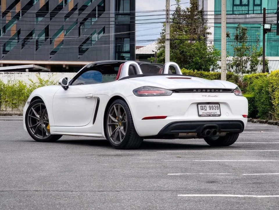 2016 Porsche 718 Boxster and Cayman IV 2