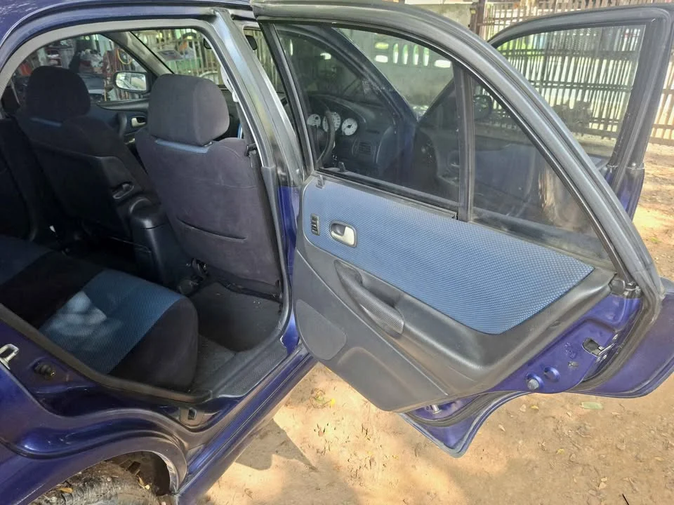2004 Mazda 323 VIII 2