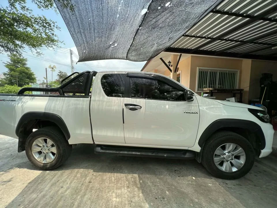 2018 Toyota Hilux VIII 2