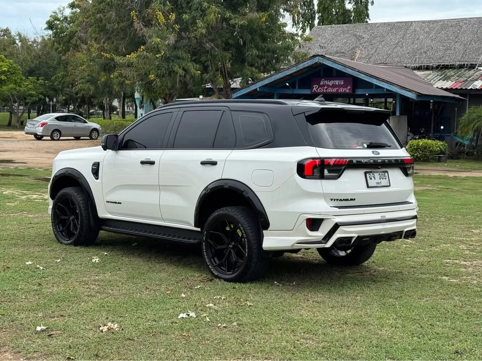2022 Ford Everest III 3