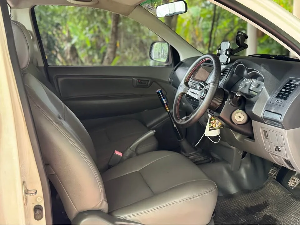 2014 Toyota Hilux VII 3