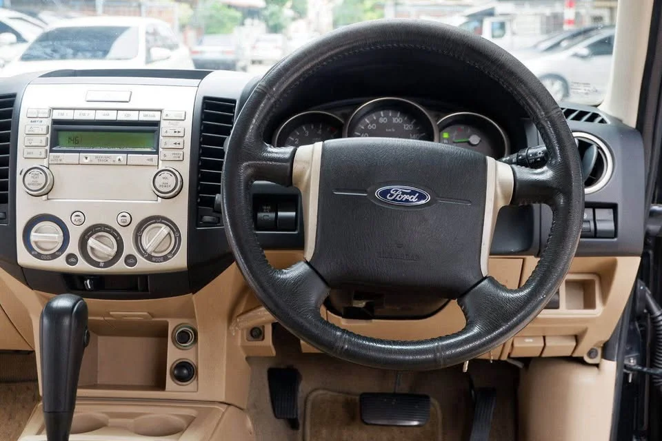 2009 Ford Everest I 3
