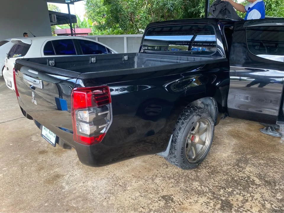 2022 Mitsubishi Triton V 3