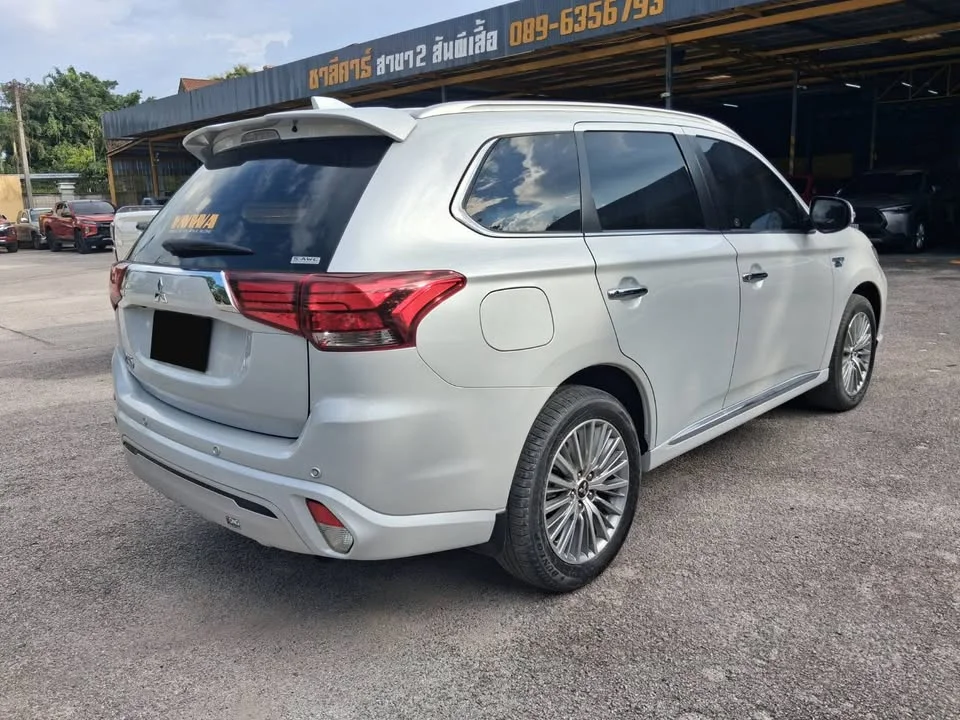 2020 Mitsubishi Outlander III 3