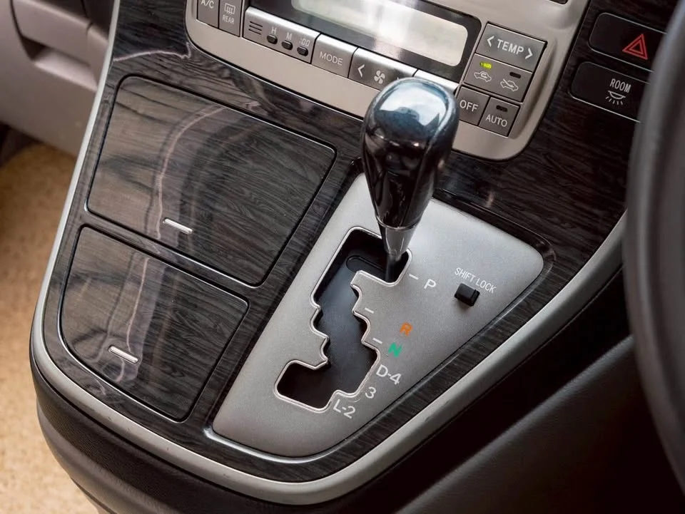 2010 Toyota Alphard, Vellfire I (AH10) 2