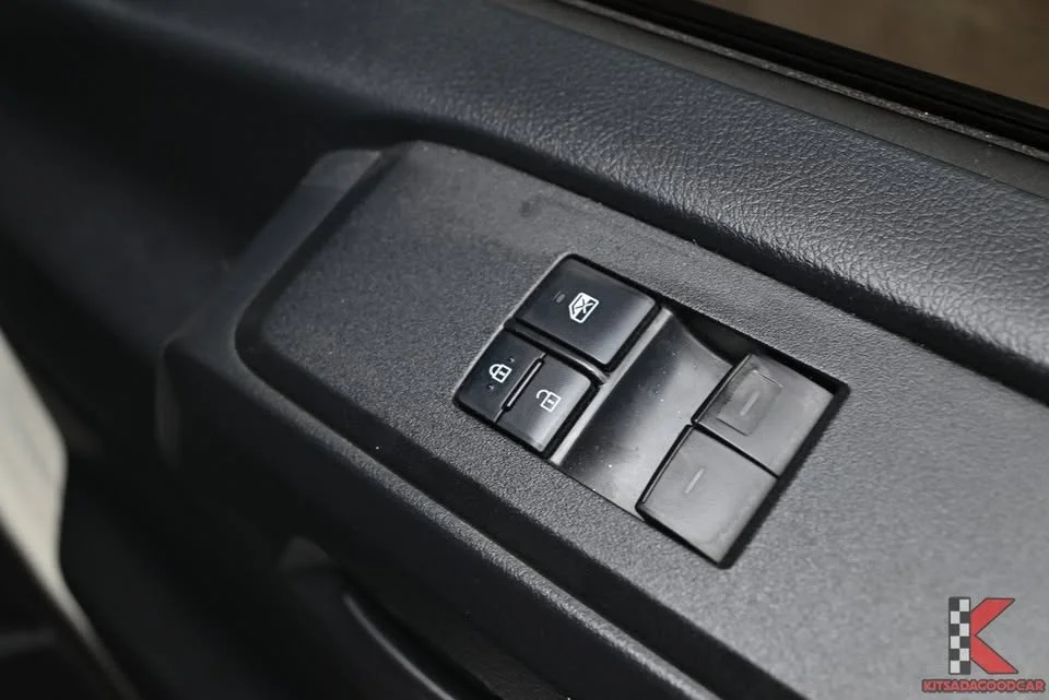 2022 Toyota HiAce VI (H300) 3