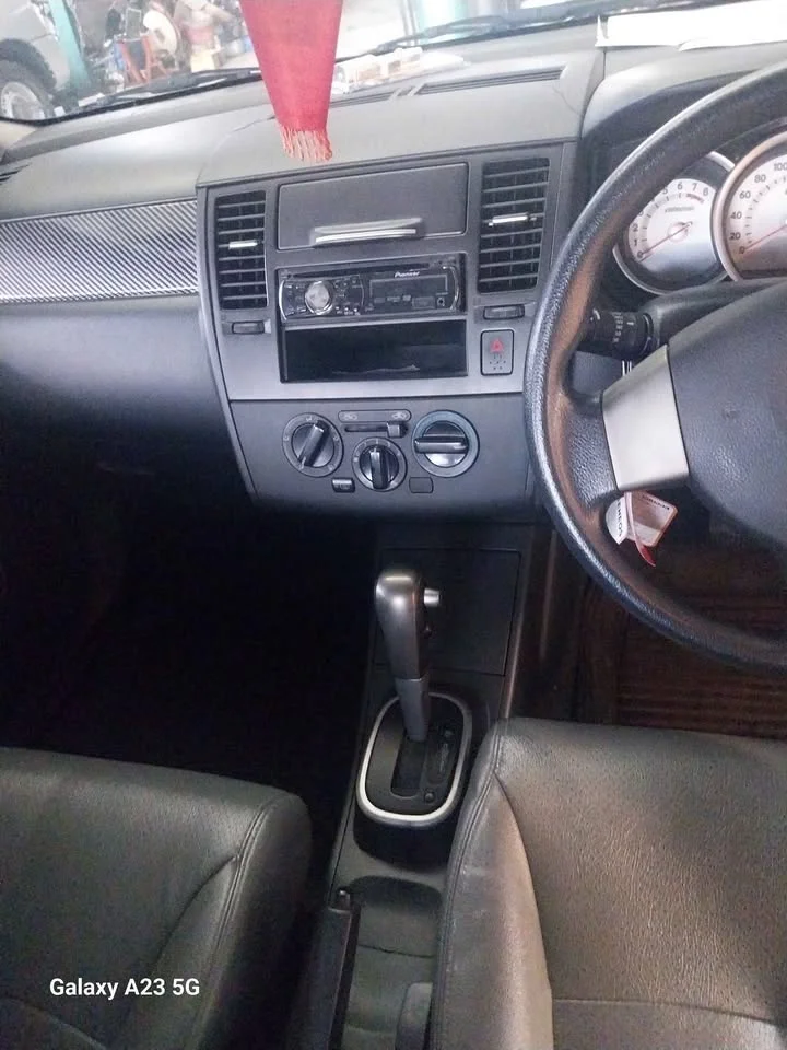 2010 Nissan Tiida I (C11) 3