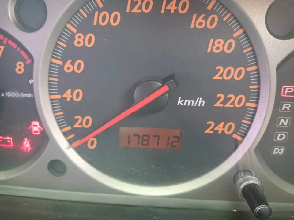 2004 Honda Stream I 3