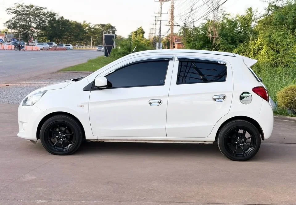 2014 Mitsubishi Mirage VI 3
