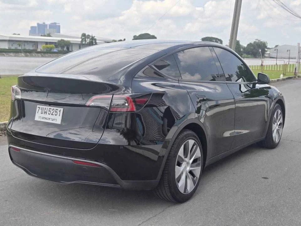 2022 Tesla Model Y 2