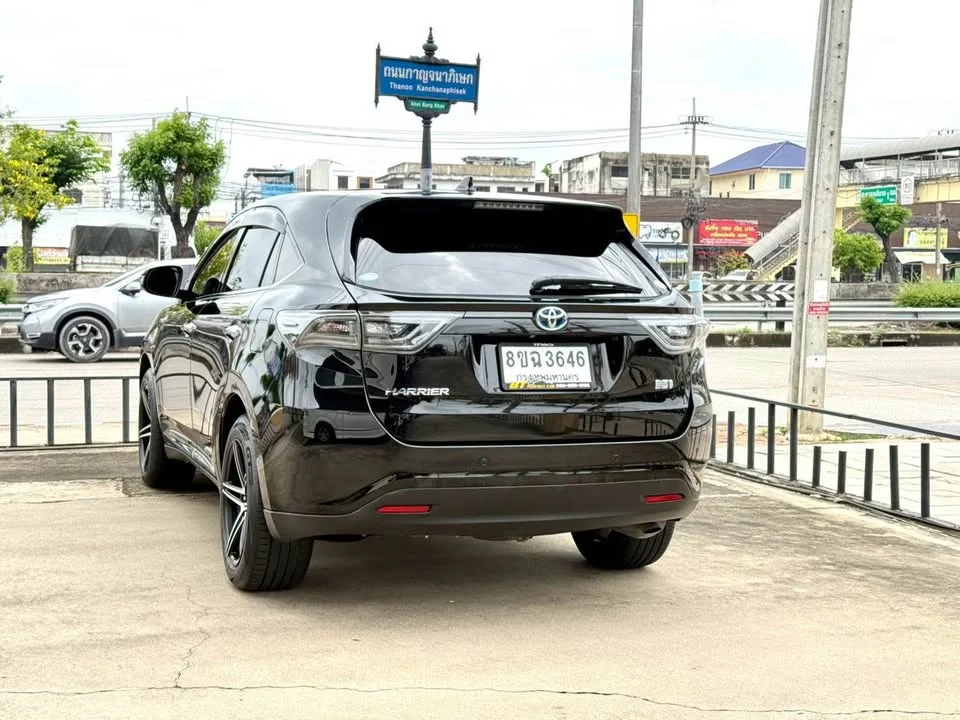 2016 Toyota Harrier III 3