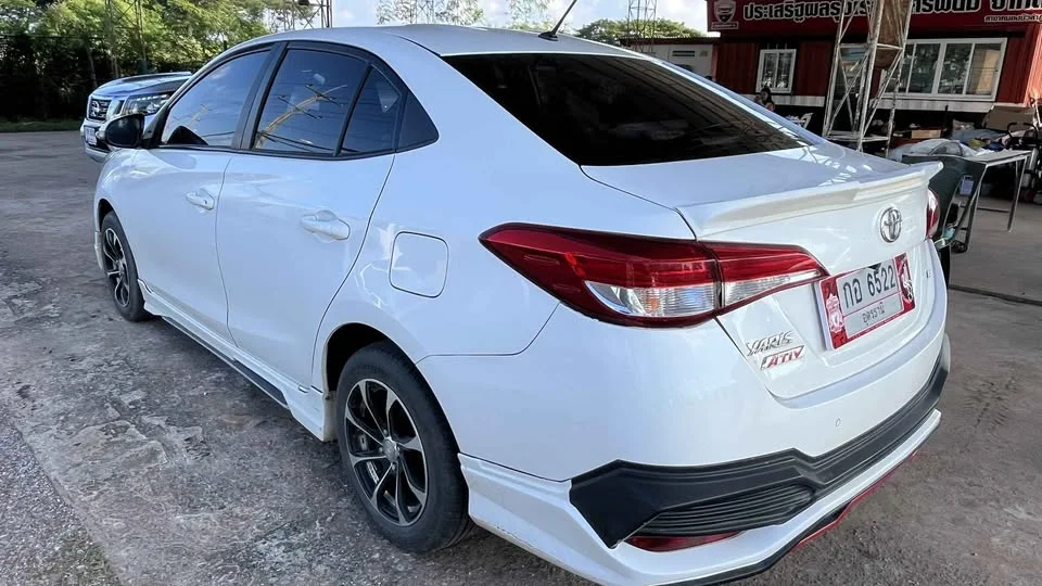 2018 Toyota Yaris ATIV III 3