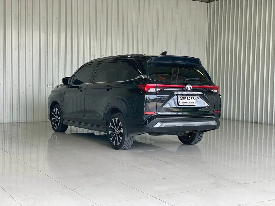 2023 Toyota Veloz III 2