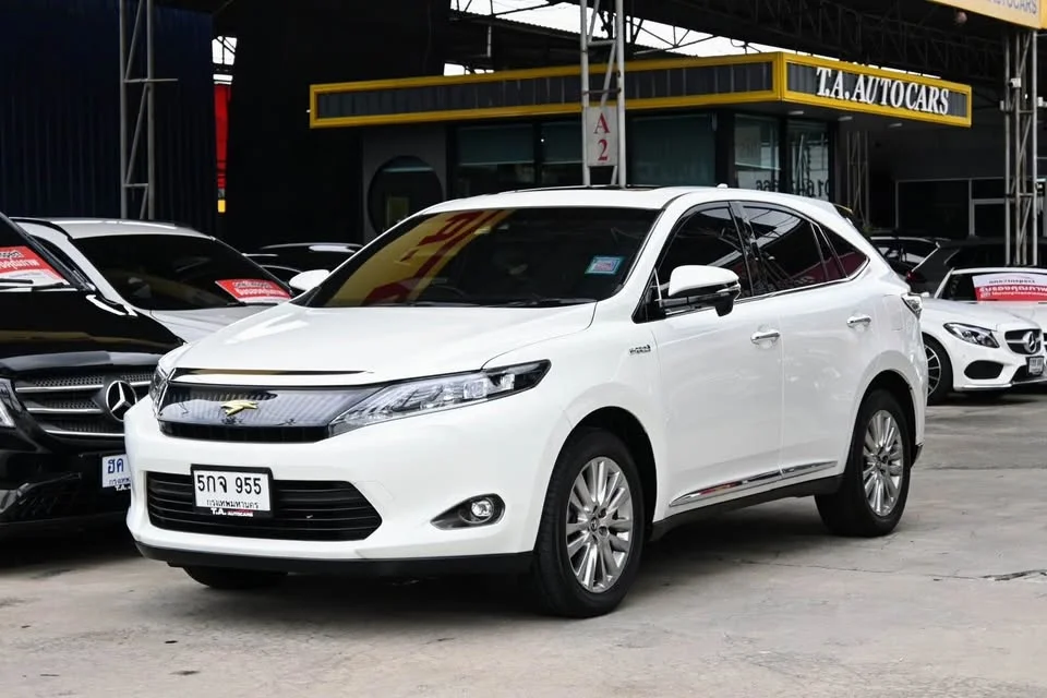 2015 Toyota Harrier III 3