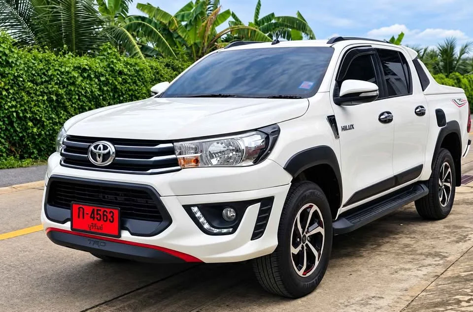 2016 Toyota Hilux VIII 3