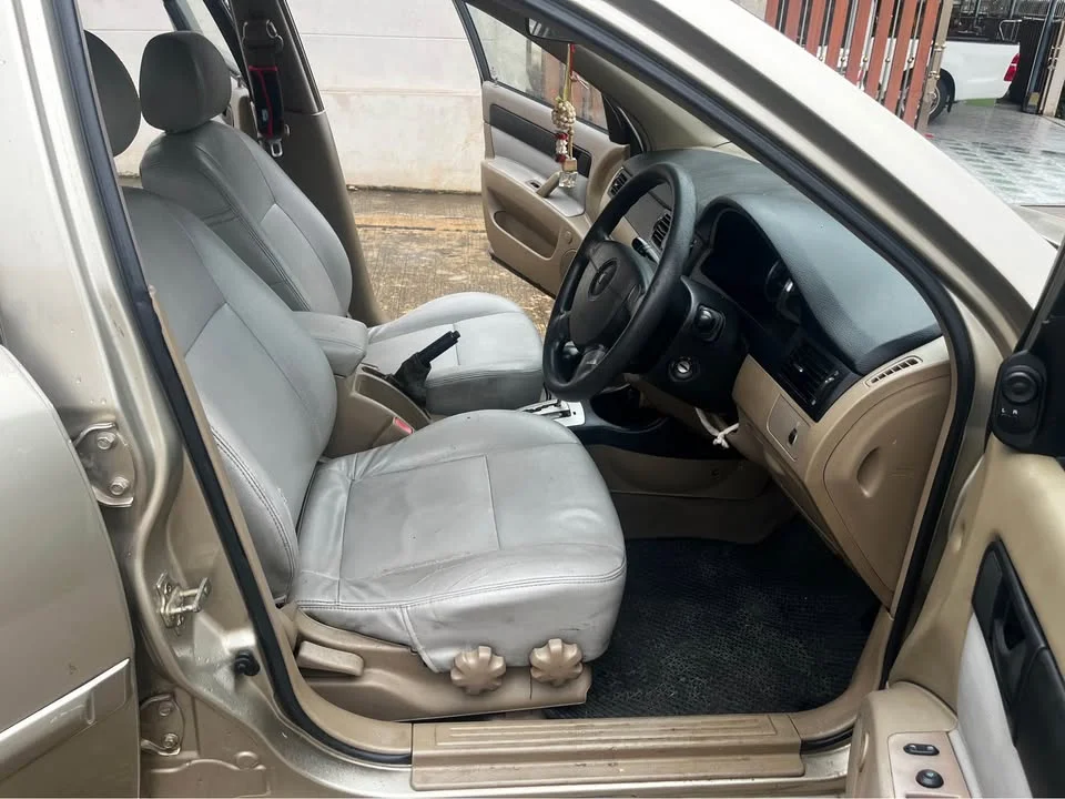 2004 Chevrolet Optra 3