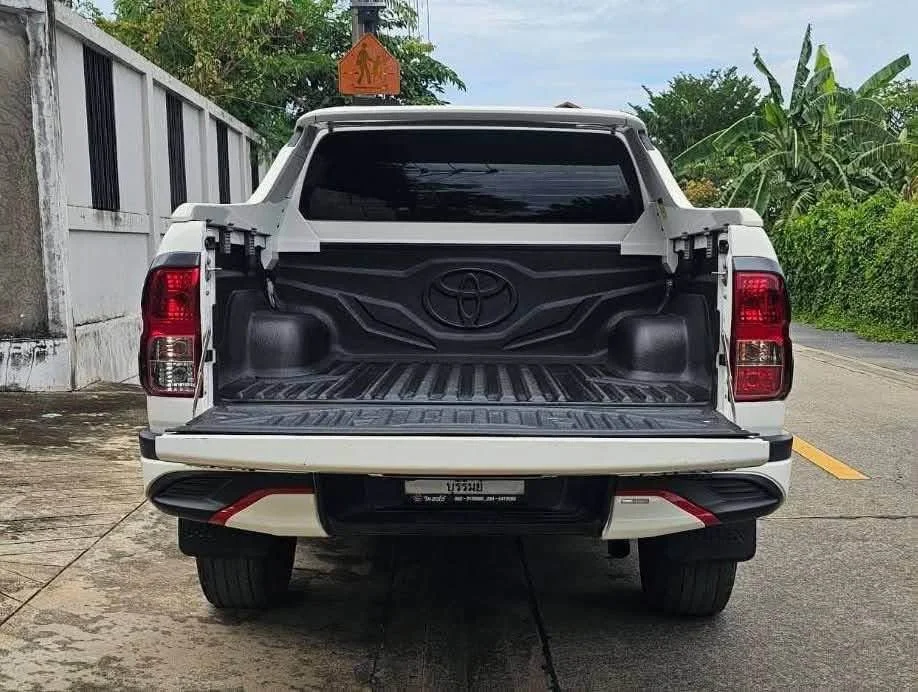 2016 Toyota Hilux VIII 3