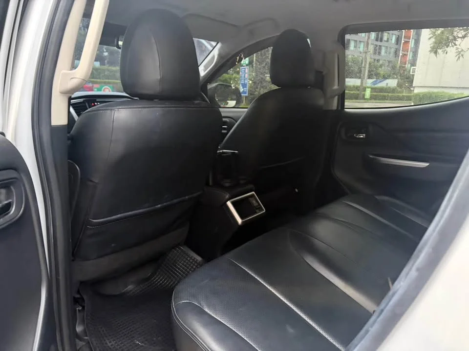 2022 Mitsubishi Triton V 2