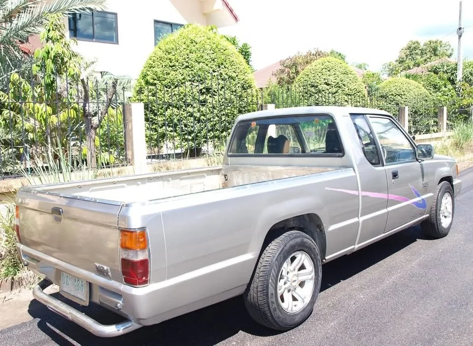 1996 Mitsubishi Triton II 3