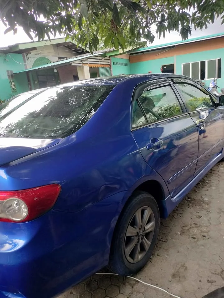 2013 Toyota Corolla Altis X (E140) 3