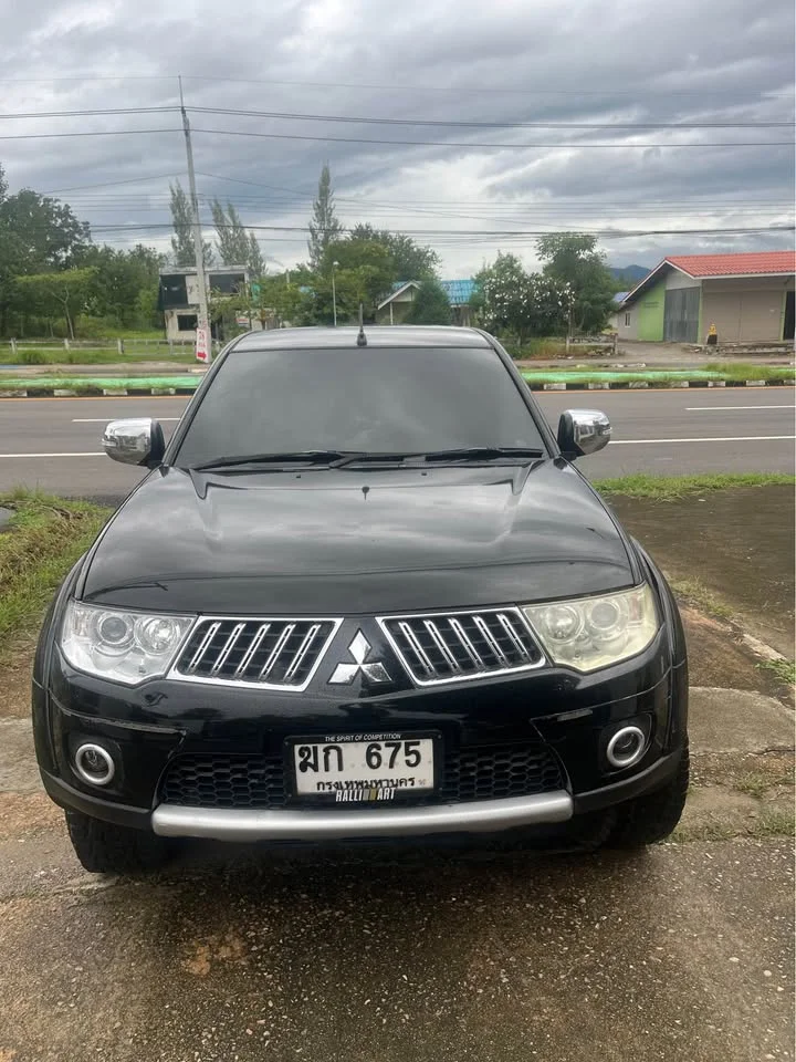 2012 Mitsubishi Pajero Sport II 2
