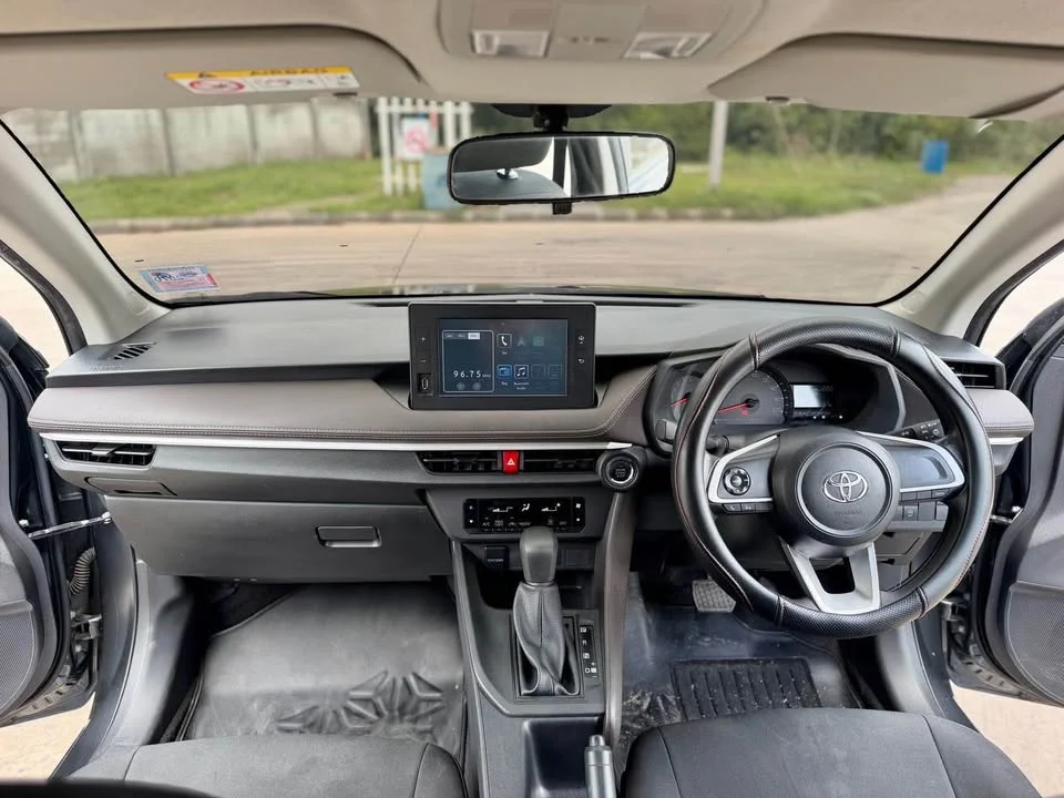 2025 Toyota Yaris ATIV IV 3