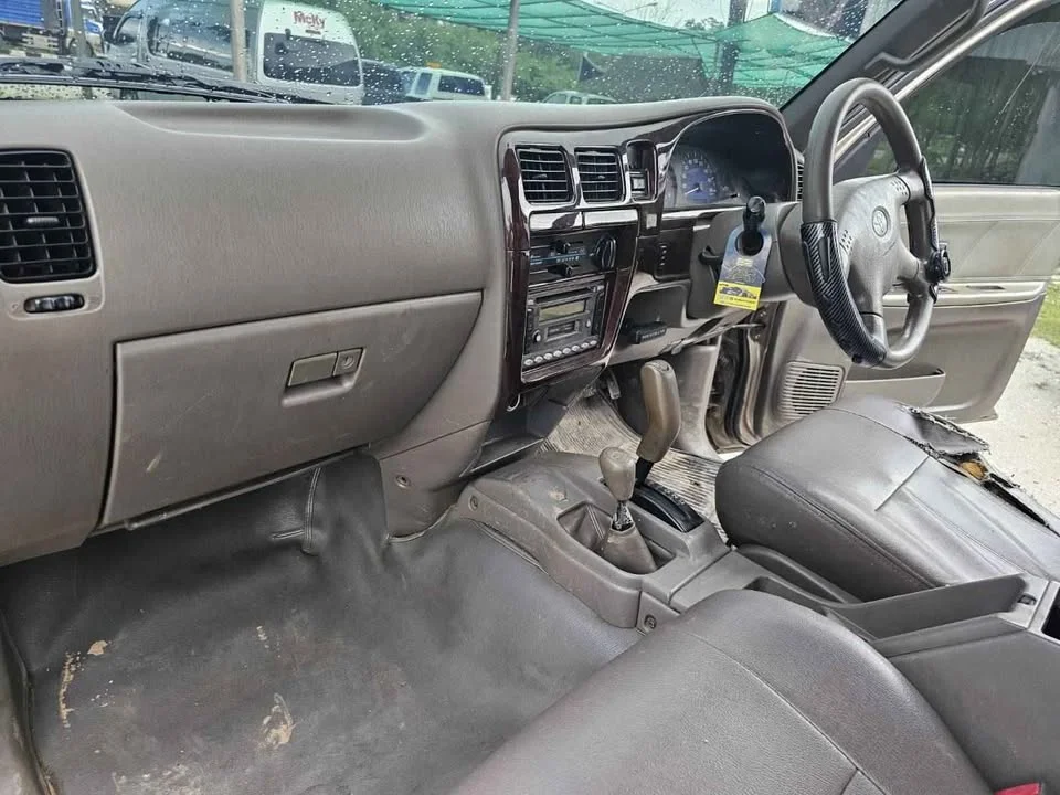 2004 Toyota Hilux Tiger VI 2