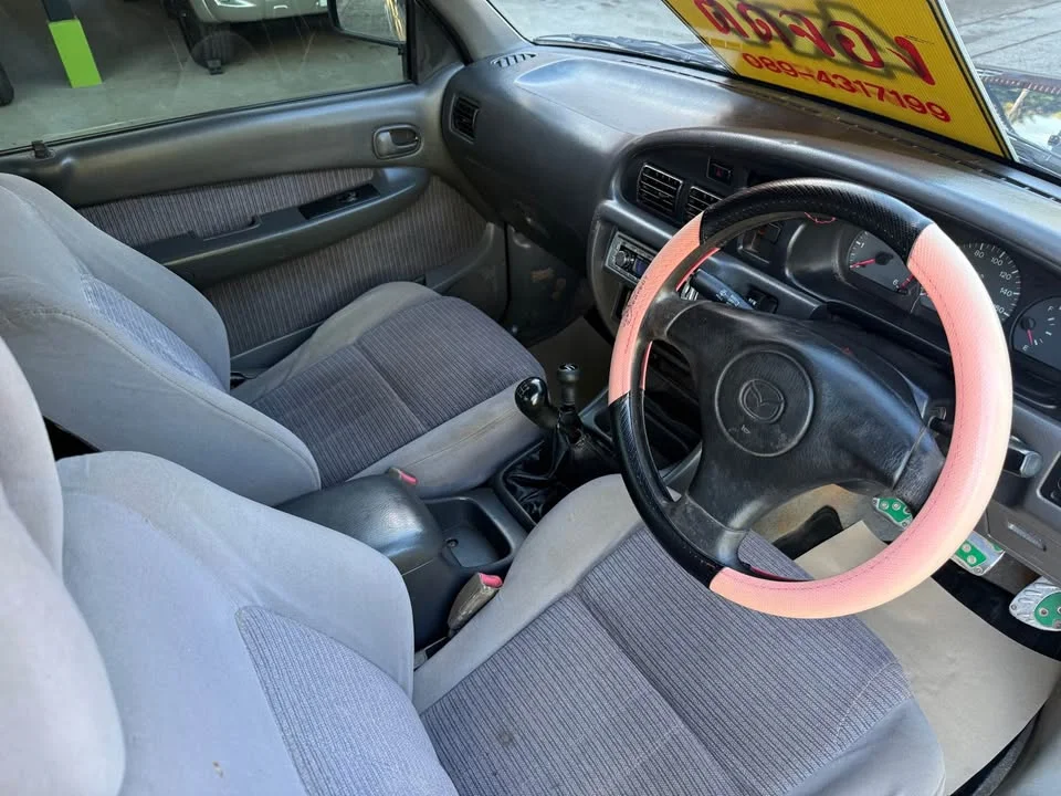 2000 Mazda 2500 Fighter V 2