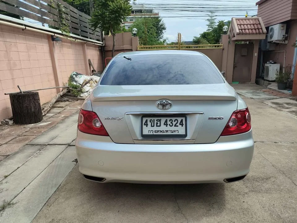 2005 Toyota Mark X I 2