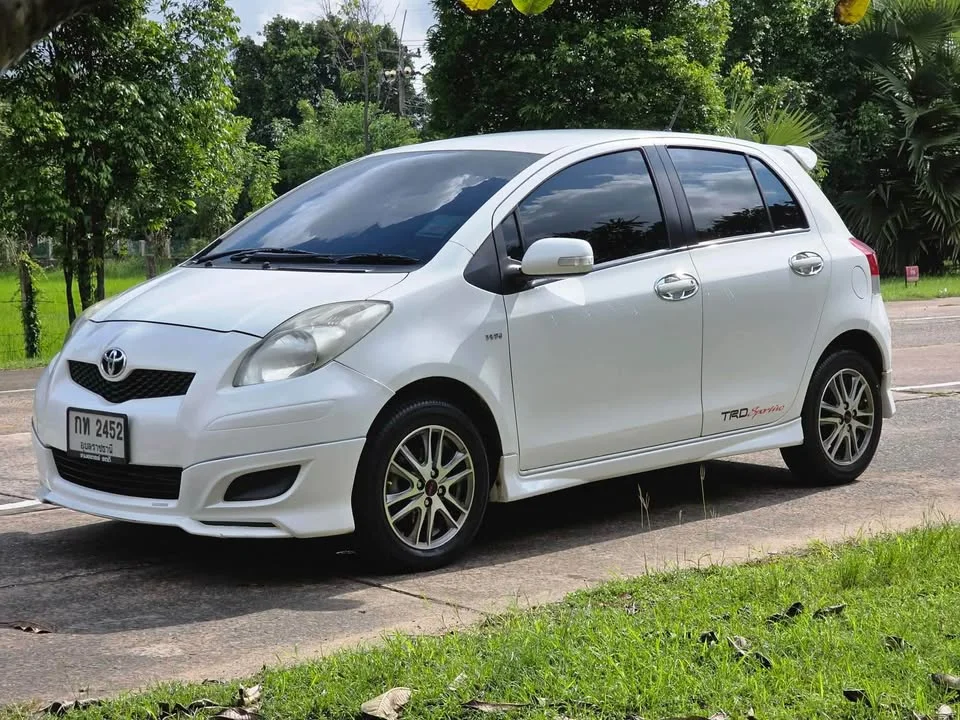2011 Toyota Yaris II 3