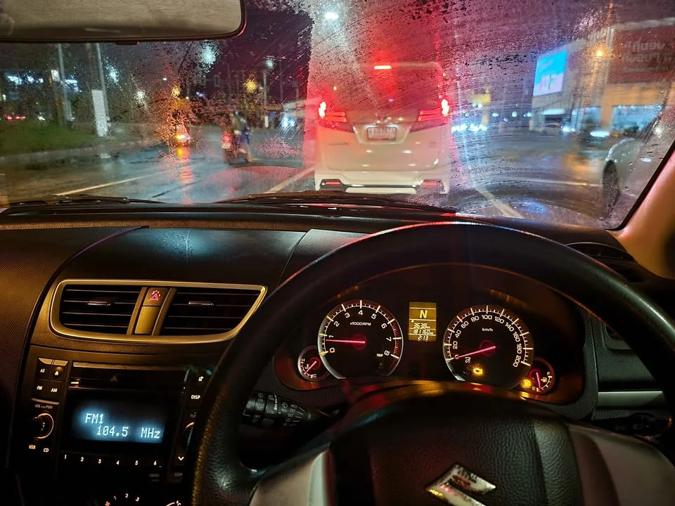 2015 Suzuki Swift II 3