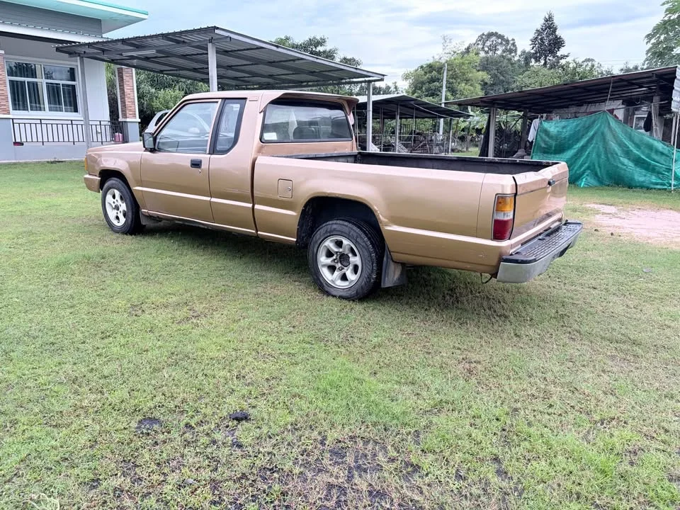 1995 Mitsubishi Triton II 3
