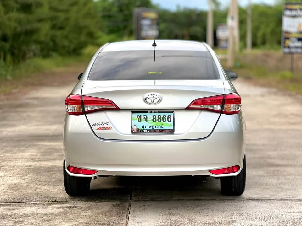 2017 Toyota Yaris ATIV III 2