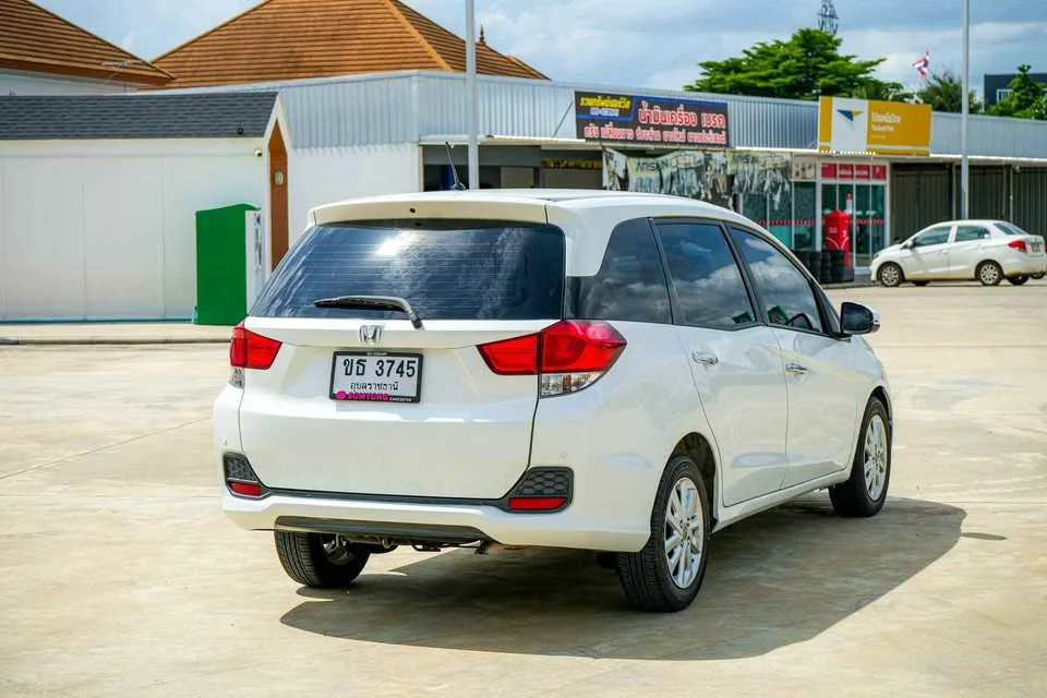 2015 Honda Mobilio II 2