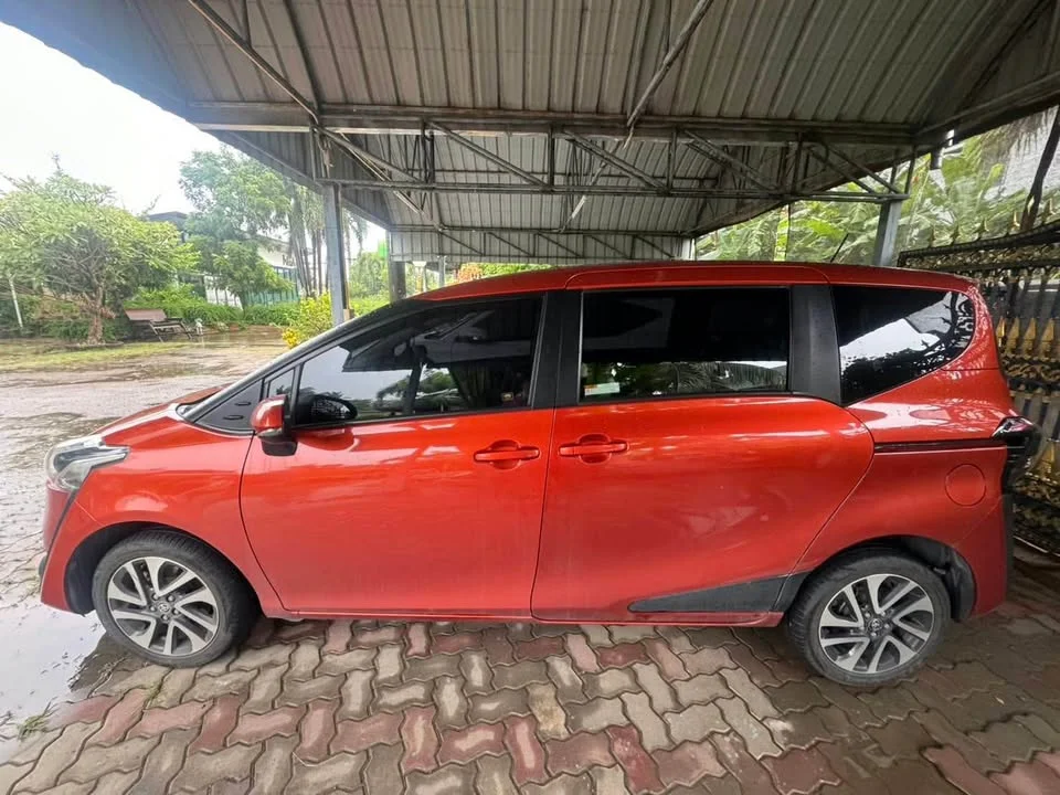2019 Toyota Sienta II 2