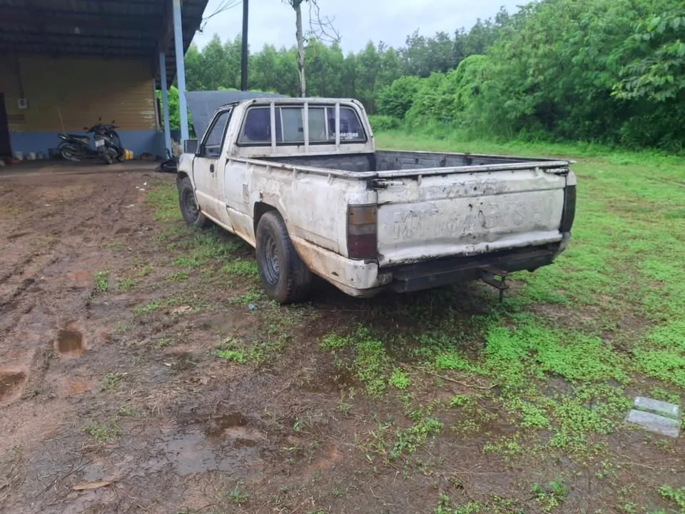 2003 Mitsubishi Triton II 3