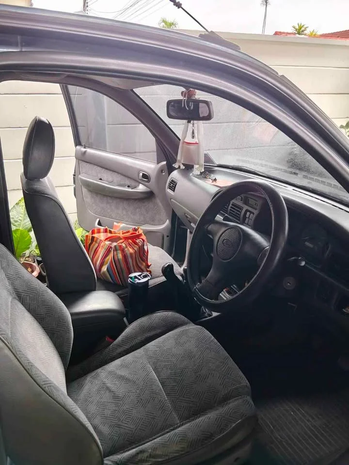 Mazda 2500 Fighter V 2