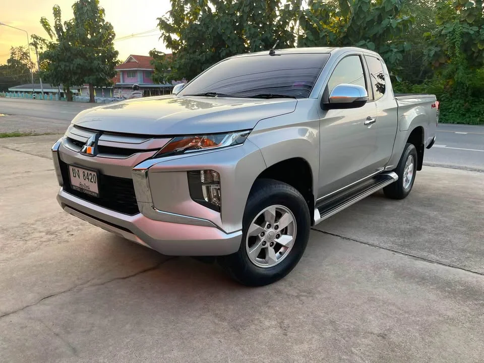 2018 Mitsubishi Triton V 3