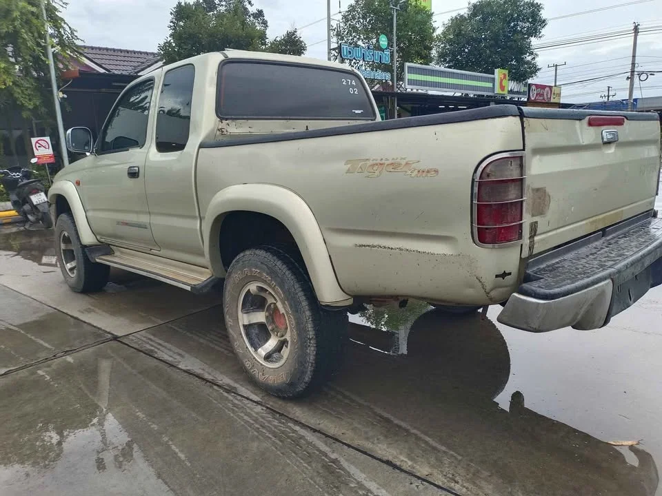 2002 Toyota Hilux Tiger VI 2