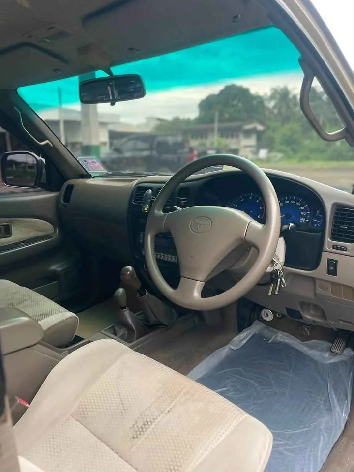 2004 Toyota Hilux Tiger VI 3