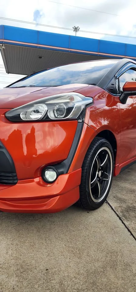 2017 Toyota Sienta II 2
