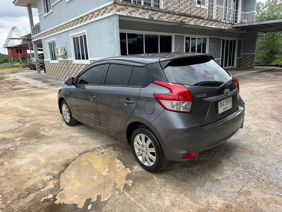 2015 Toyota Yaris III 2