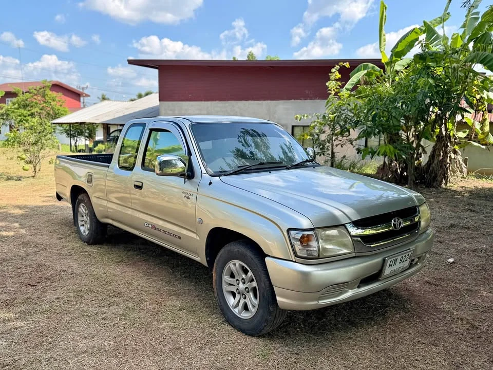 2004 Toyota Hilux Tiger VI 2