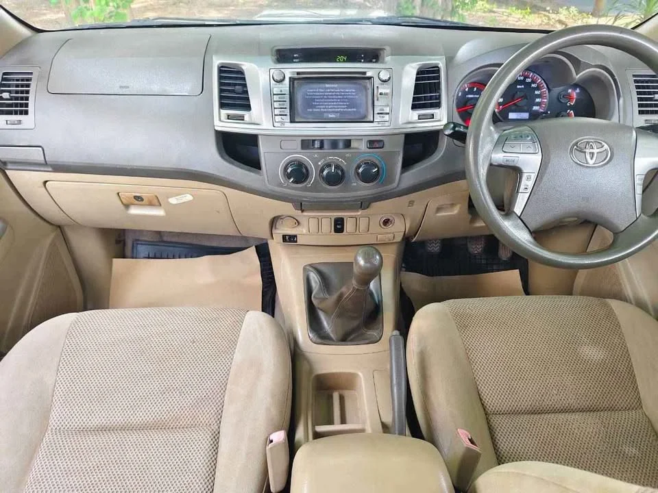 2013 Toyota Hilux VII 3