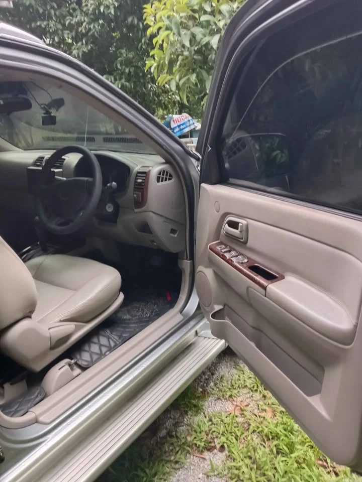 2006 Isuzu MU-7 3