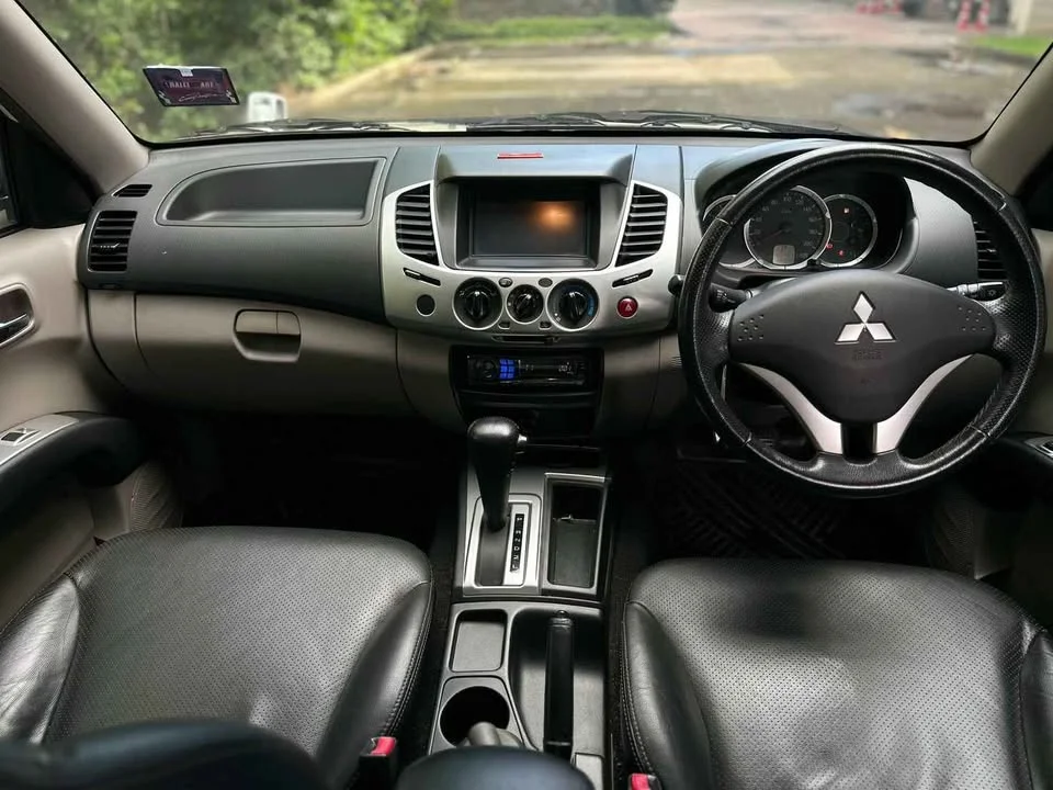 2011 Mitsubishi Triton IV 2