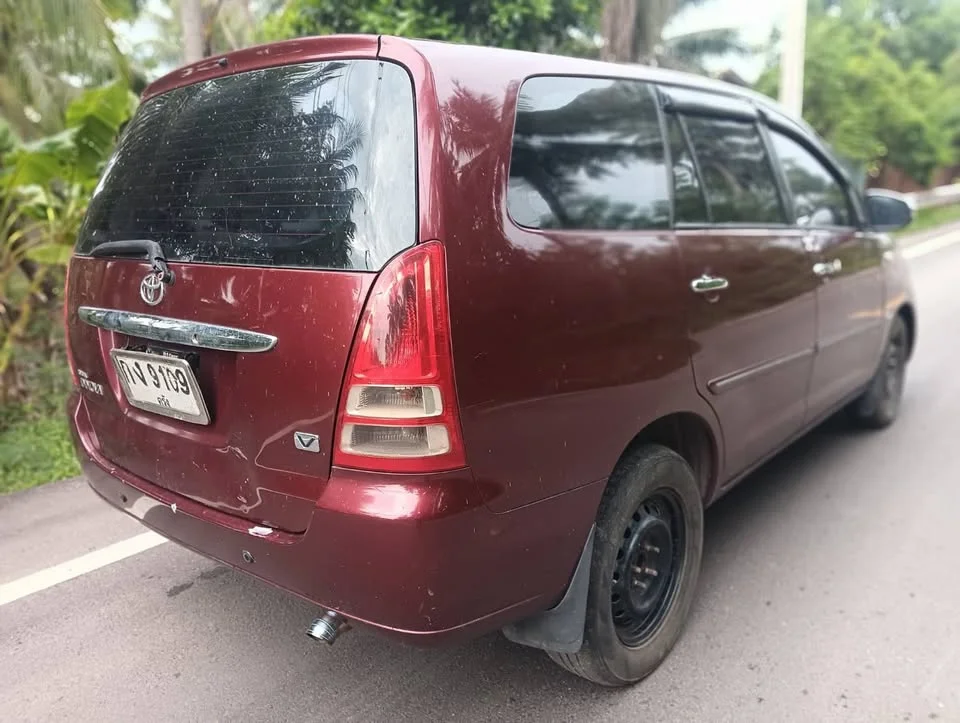 2010 Toyota Innova I 3