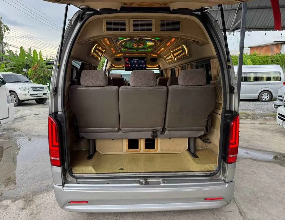 2009 Toyota Commuter V (H200) 3