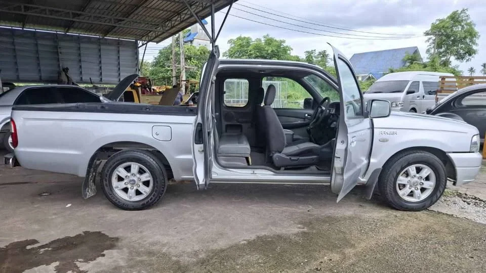 2005 Mazda 2500 Fighter V 3