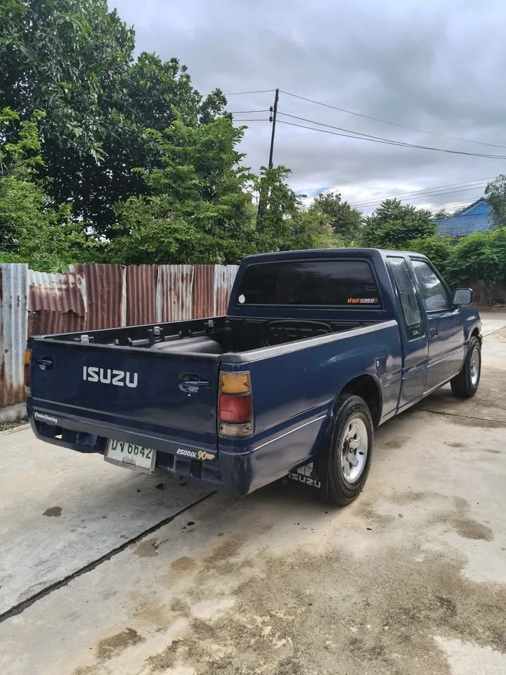 1996 Isuzu TFR III 3